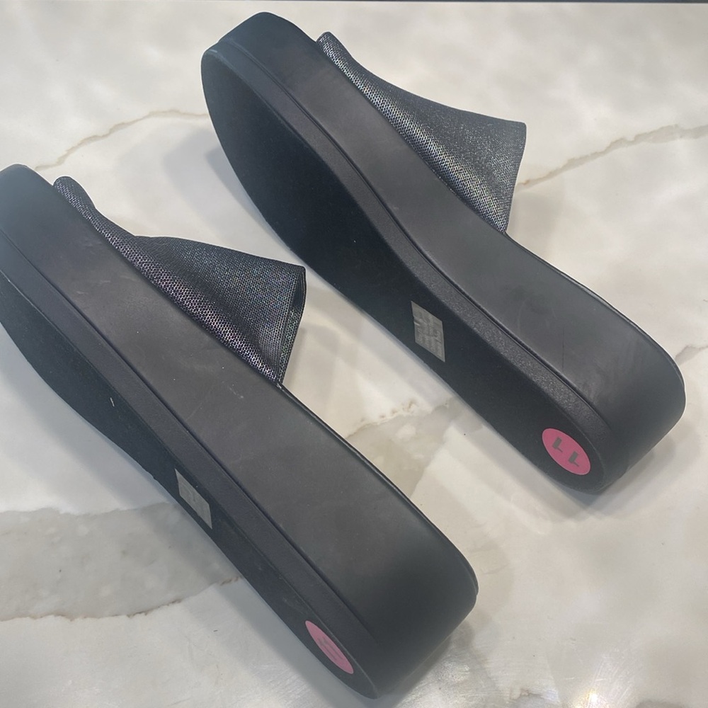 Silver Slides - Picture 6 of 9